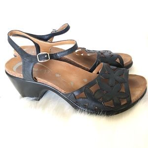 Dansko Floral Cutout Leather Sandal Clogs Coquette
